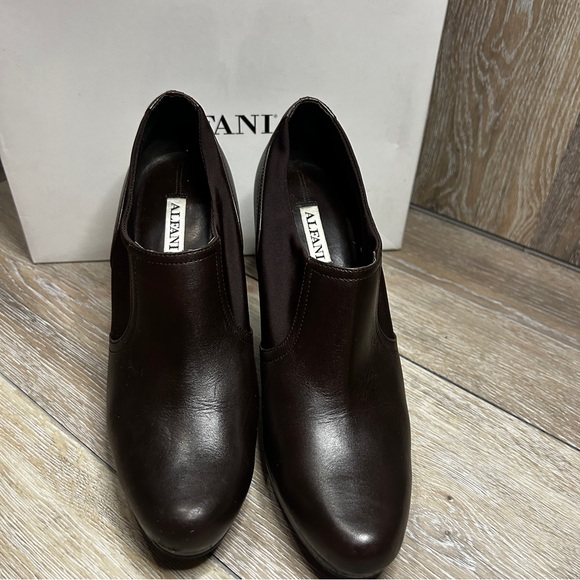 Alfani Brown Platform Heels Size 7.5 – Chic Workwear & Fall Staple - Picture 2 of 9
